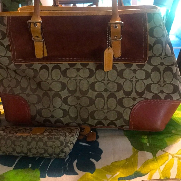 Authentic coach handbag - Picture 1 of 8